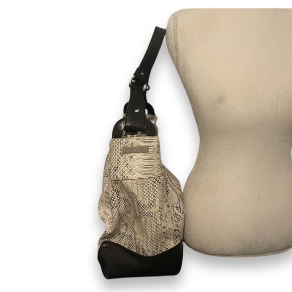 FINAL || JESSICA SIMPSON Reptile Faux Leather Tote White & Black Bag - Picture 2 of 10